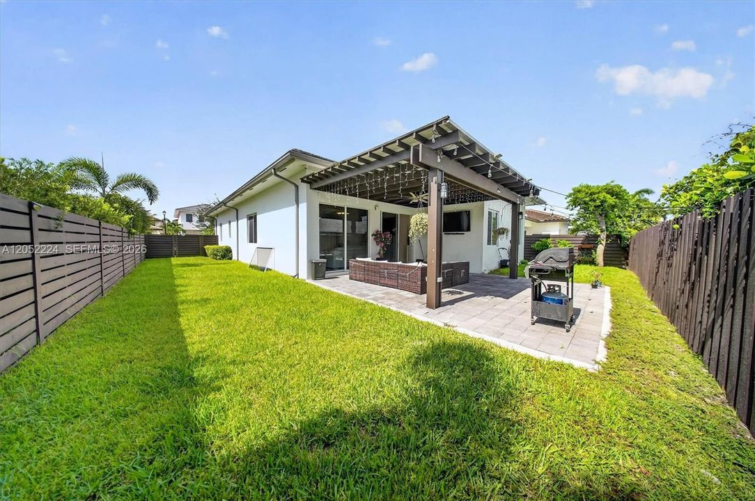 На продажу: $749,999 (3 спален, 3 ванн, 1980 Квадратных фут)