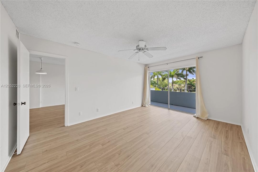 For Rent: $1,950 (1 beds, 1 baths, 710 Square Feet)