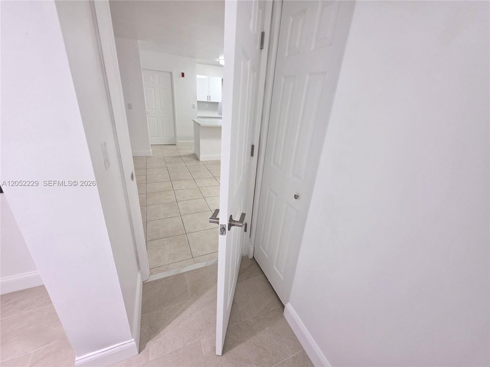 Master Bedroom Entrance and Linen Closet
