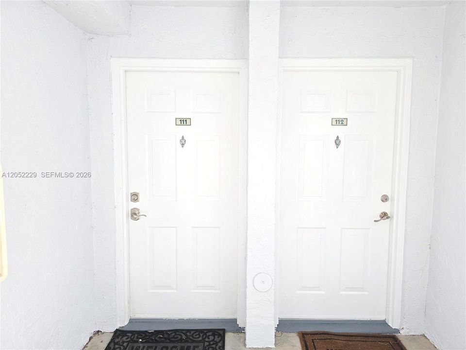 For Sale: $320,000 (2 beds, 2 baths, 1124 Square Feet)