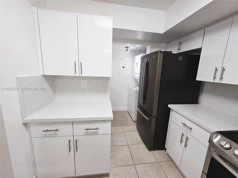For Sale: $320,000 (2 beds, 2 baths, 1124 Square Feet)
