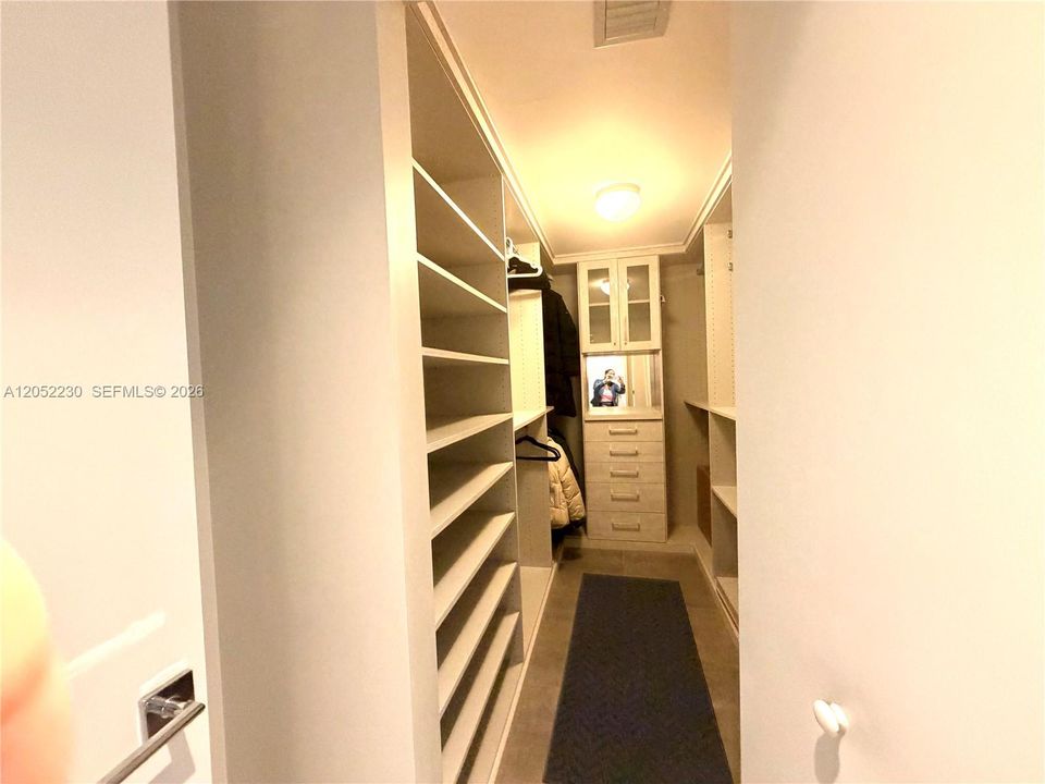 For Rent: $9,500 (3 beds, 3 baths, 1592 Square Feet)