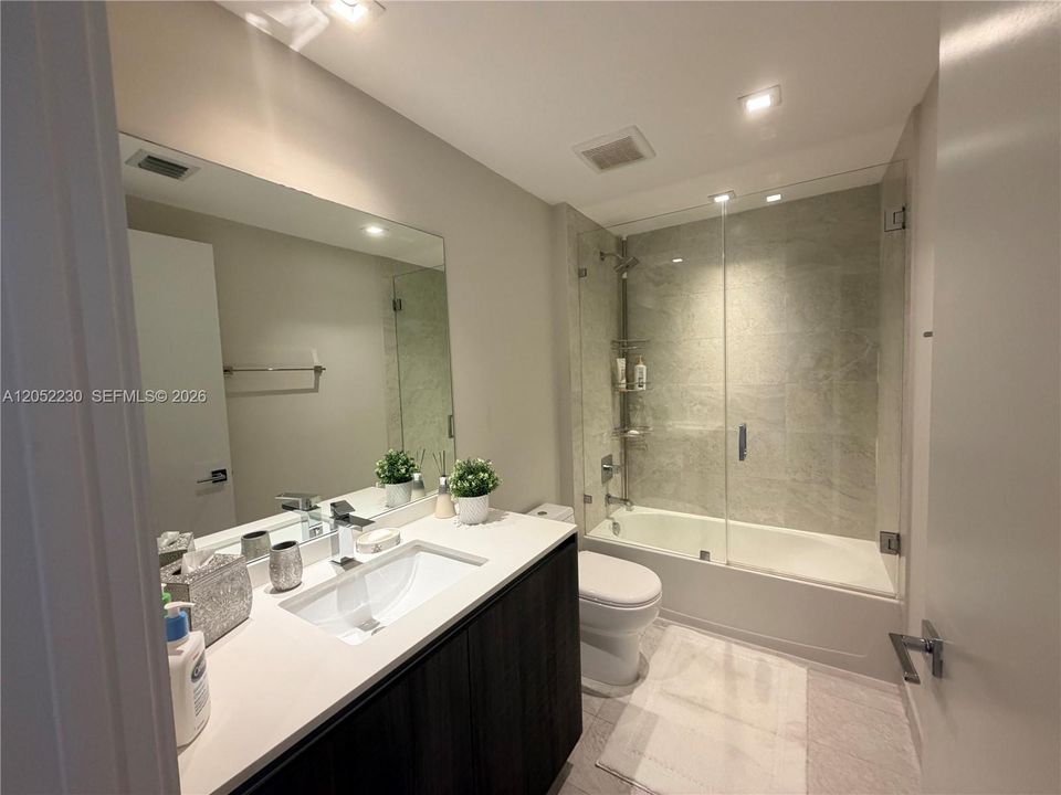 For Rent: $9,500 (3 beds, 3 baths, 1592 Square Feet)
