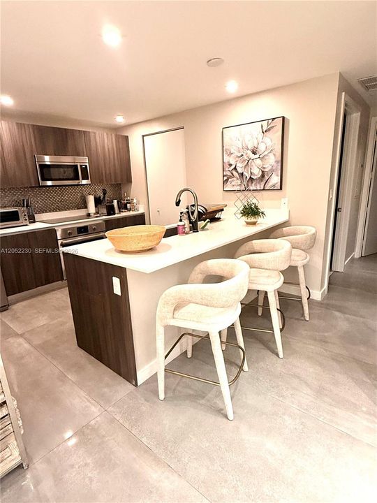 For Rent: $9,500 (3 beds, 3 baths, 1592 Square Feet)