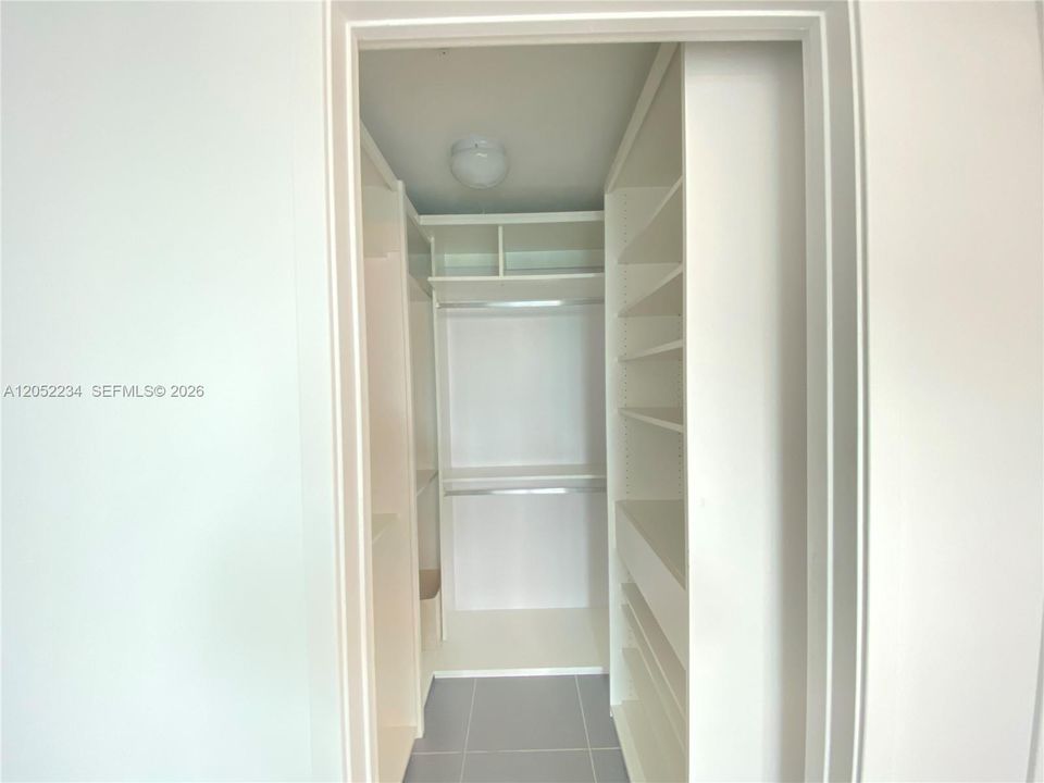 Activo con contrato: $4,300 (2 camas, 2 baños, 1142 Pies cuadrados)