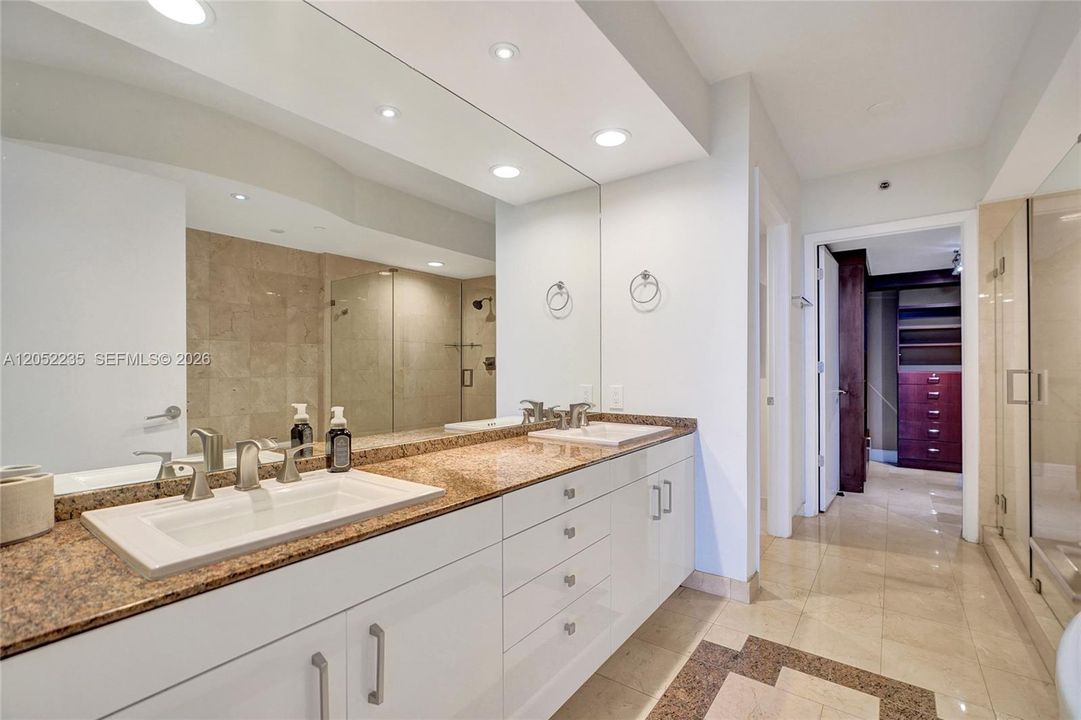 For Sale: $1,650,000 (2 beds, 2 baths, 1900 Square Feet)