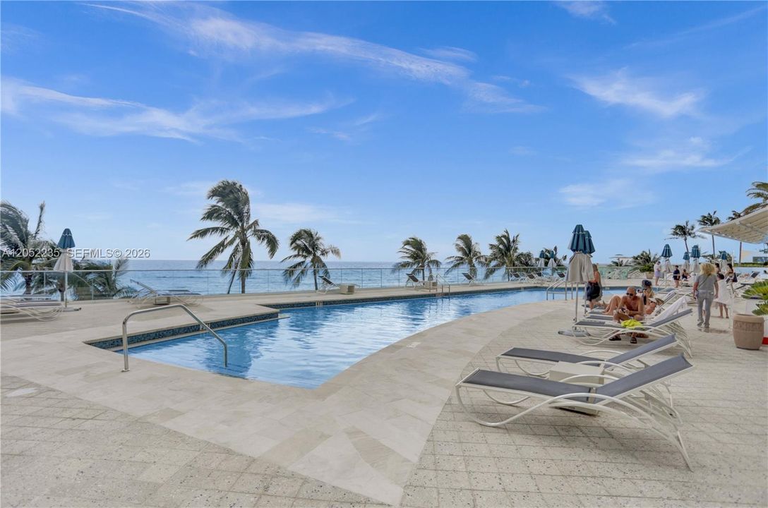 For Sale: $1,650,000 (2 beds, 2 baths, 1900 Square Feet)