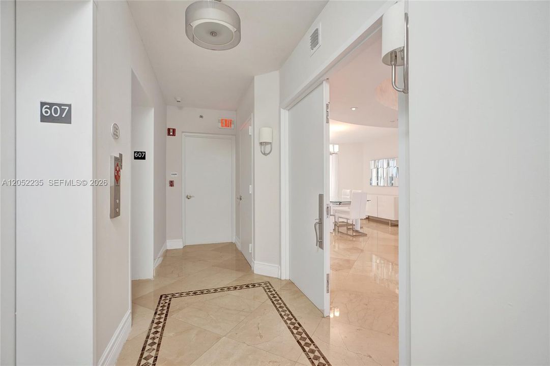 For Sale: $1,650,000 (2 beds, 2 baths, 1900 Square Feet)