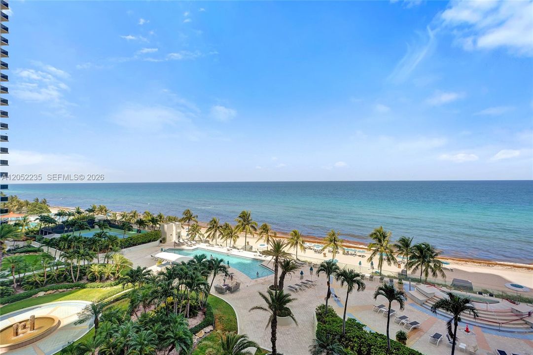 For Sale: $1,650,000 (2 beds, 2 baths, 1900 Square Feet)