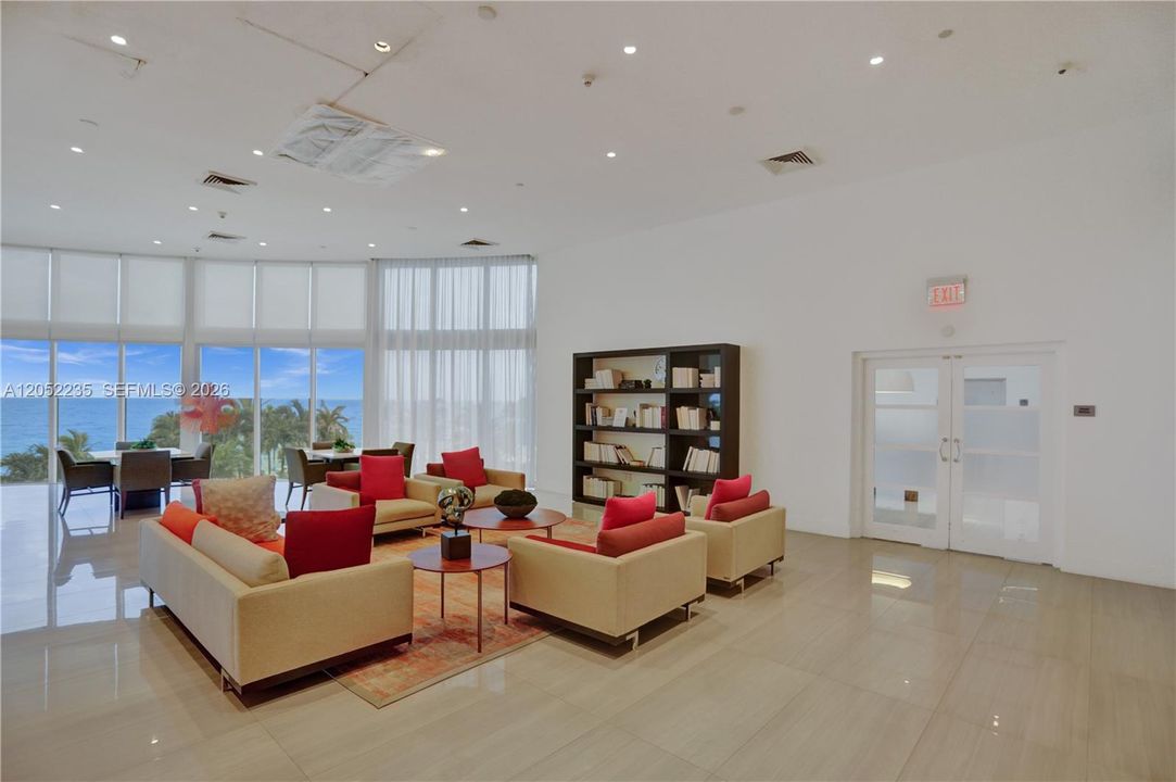 For Sale: $1,650,000 (2 beds, 2 baths, 1900 Square Feet)