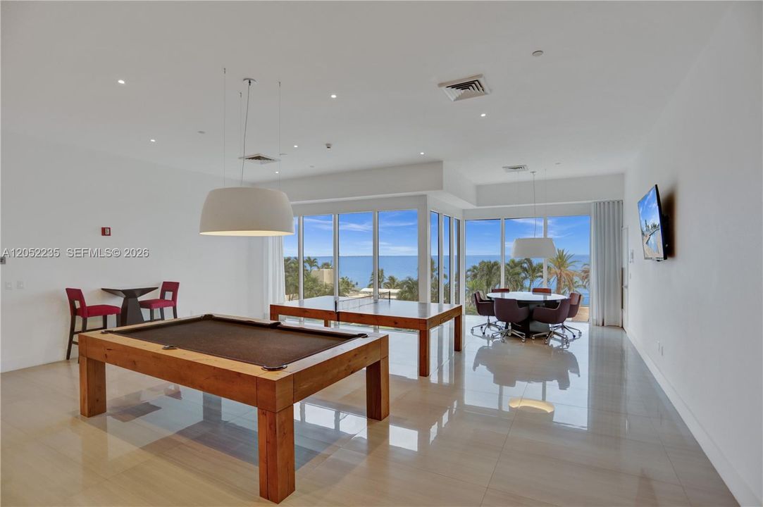 For Sale: $1,650,000 (2 beds, 2 baths, 1900 Square Feet)