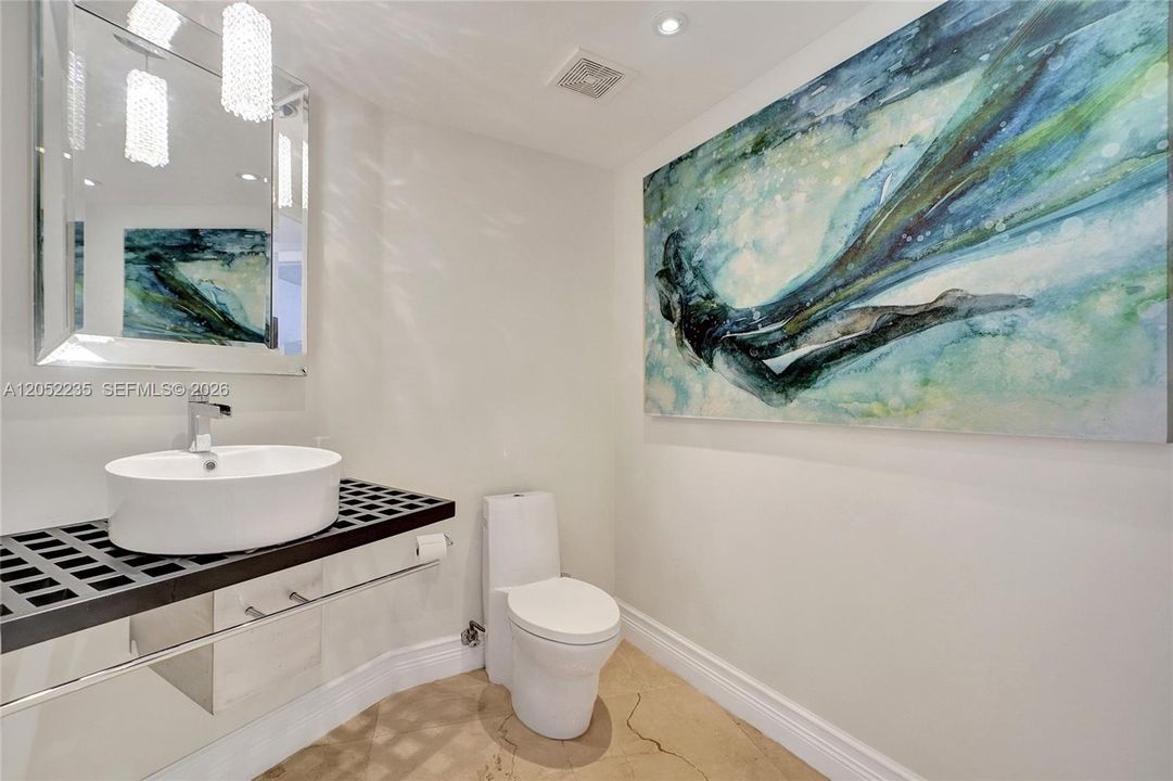 For Sale: $1,650,000 (2 beds, 2 baths, 1900 Square Feet)
