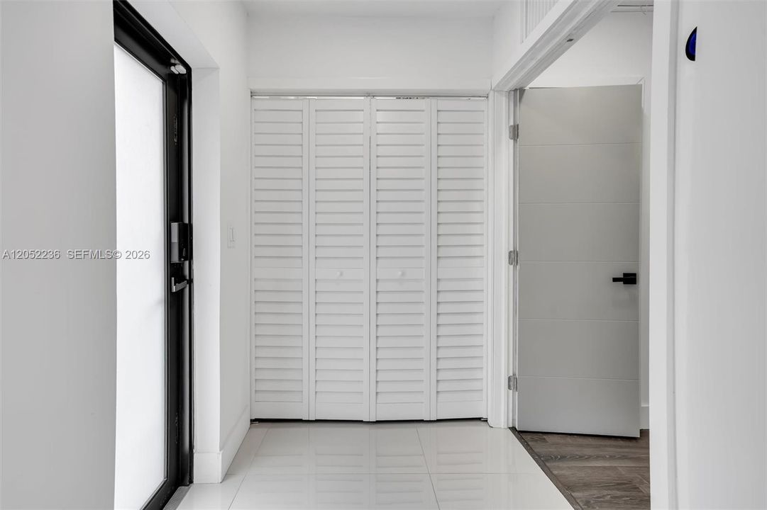 For Rent: $7,200 (3 beds, 3 baths, 1700 Square Feet)