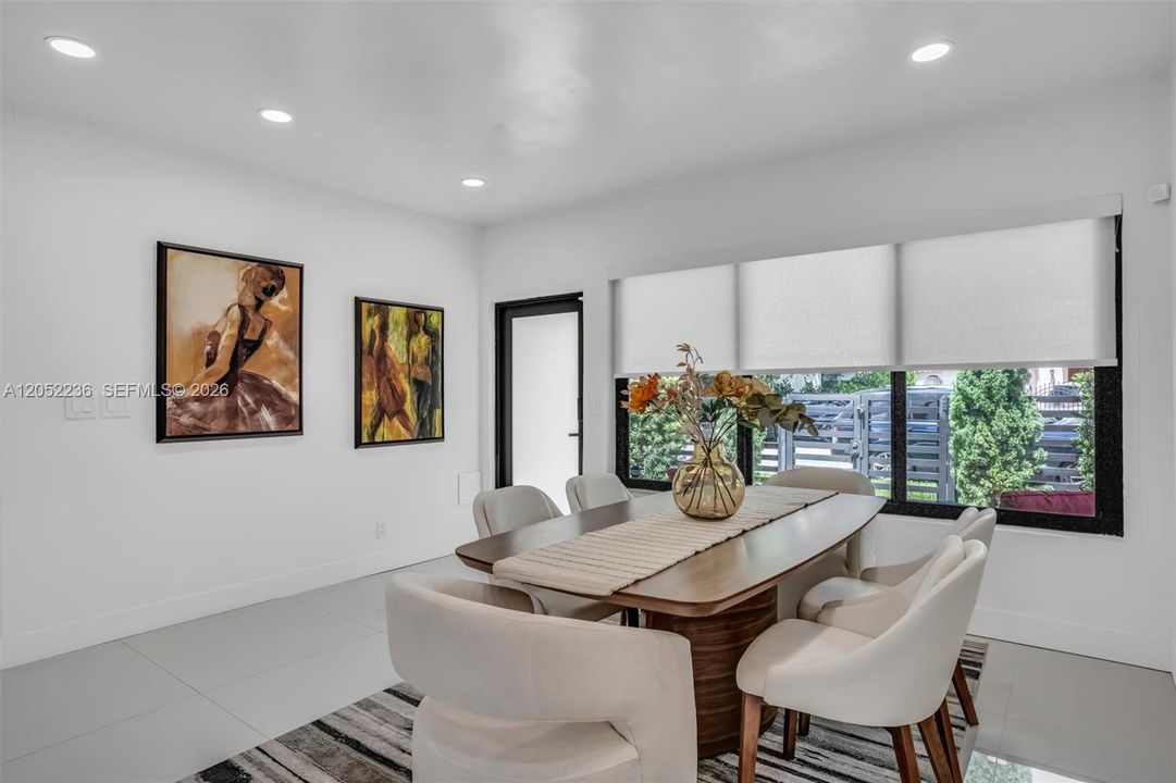 For Rent: $7,200 (3 beds, 3 baths, 1700 Square Feet)