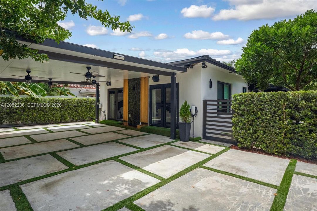 For Rent: $7,200 (3 beds, 3 baths, 1700 Square Feet)