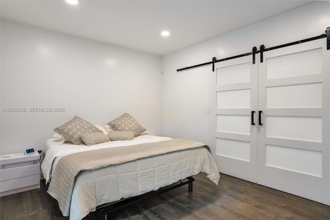 For Rent: $7,200 (3 beds, 3 baths, 1700 Square Feet)