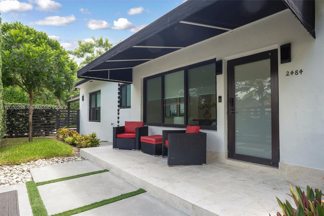 For Rent: $7,200 (3 beds, 3 baths, 1700 Square Feet)