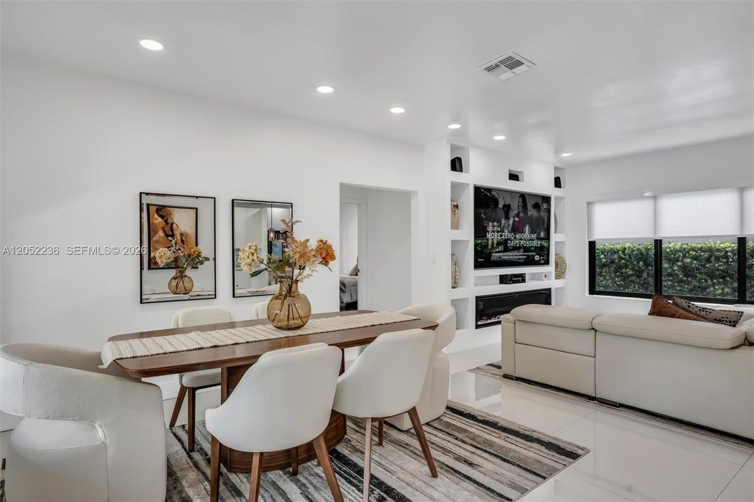 For Rent: $7,200 (3 beds, 3 baths, 1700 Square Feet)