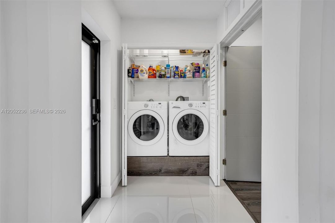 For Rent: $7,200 (3 beds, 3 baths, 1700 Square Feet)