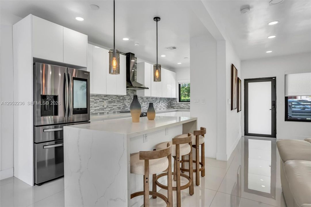 For Rent: $7,200 (3 beds, 3 baths, 1700 Square Feet)