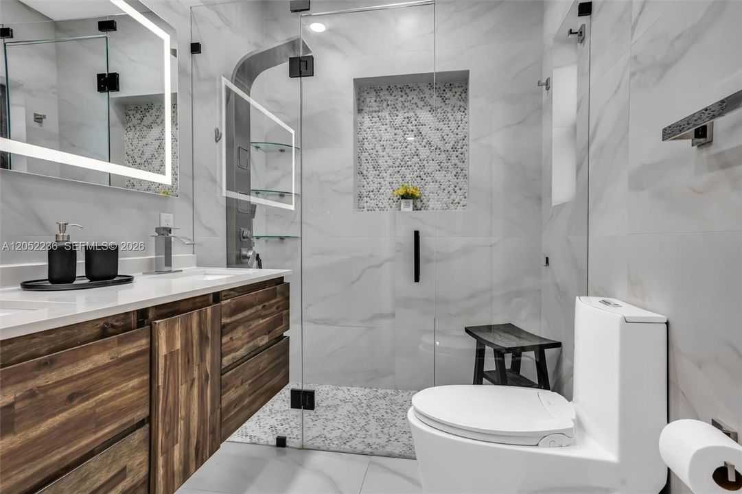For Rent: $7,200 (3 beds, 3 baths, 1700 Square Feet)