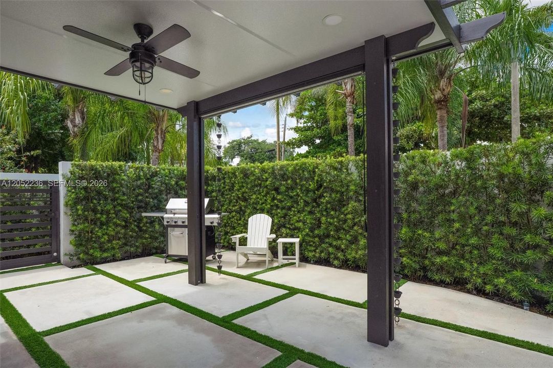 For Rent: $7,200 (3 beds, 3 baths, 1700 Square Feet)