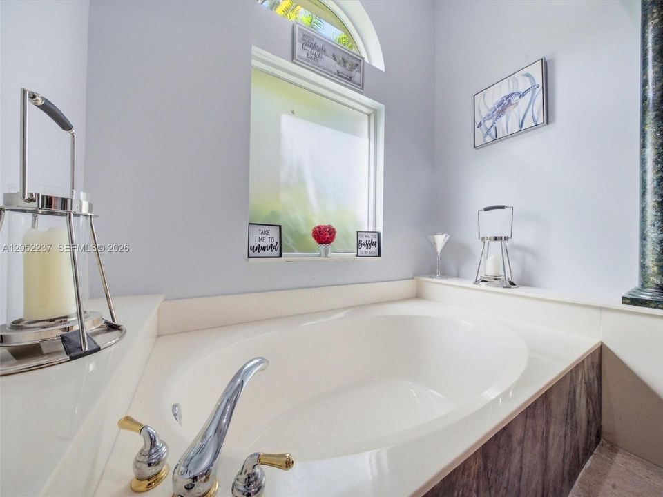 For Sale: $949,900 (5 beds, 3 baths, 2982 Square Feet)