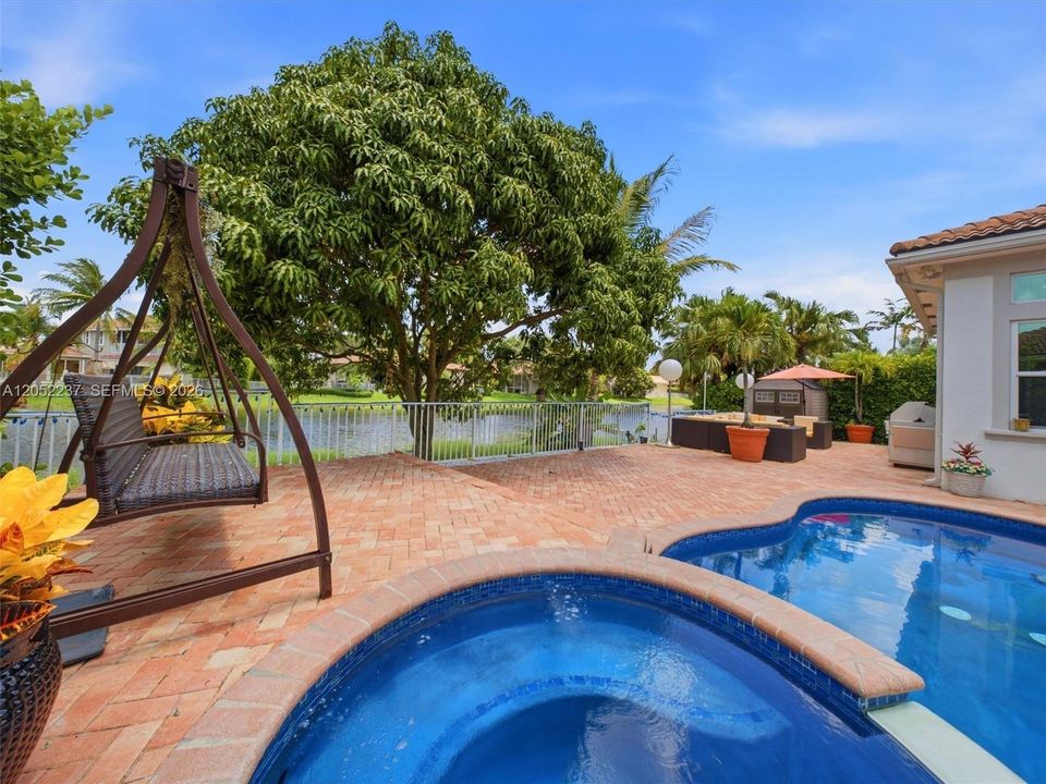 For Sale: $949,900 (5 beds, 3 baths, 2982 Square Feet)