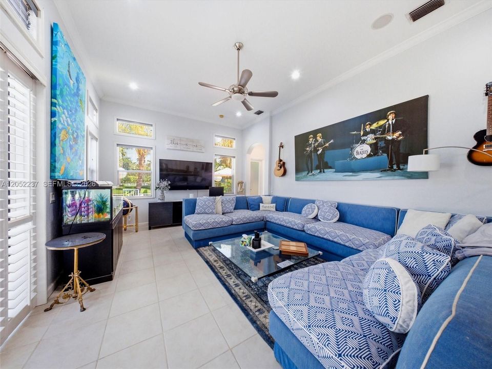 For Sale: $949,900 (5 beds, 3 baths, 2982 Square Feet)