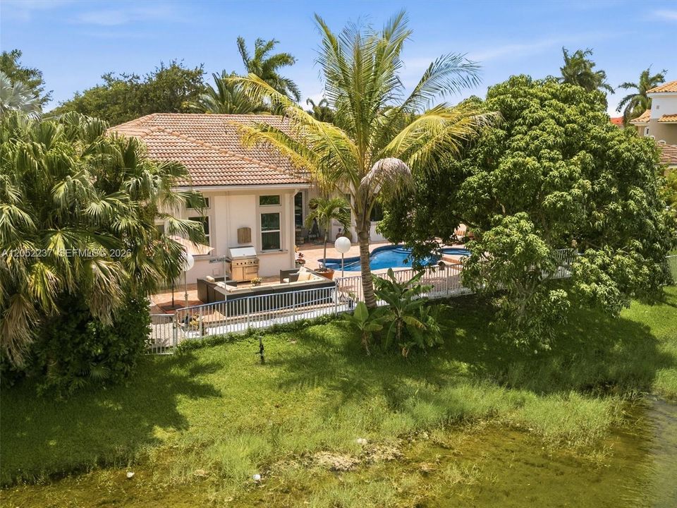For Sale: $949,900 (5 beds, 3 baths, 2982 Square Feet)