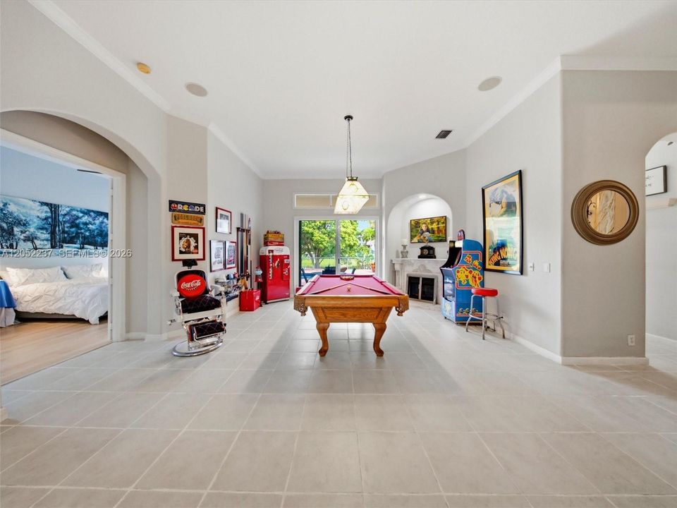 For Sale: $949,900 (5 beds, 3 baths, 2982 Square Feet)