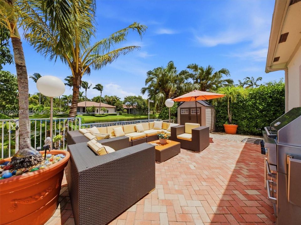 For Sale: $949,900 (5 beds, 3 baths, 2982 Square Feet)
