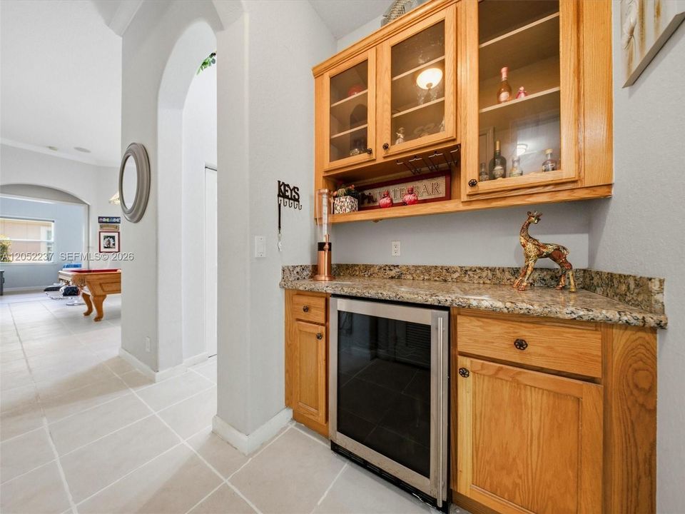 For Sale: $949,900 (5 beds, 3 baths, 2982 Square Feet)