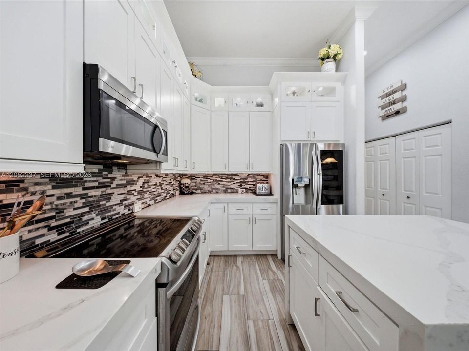 For Sale: $949,900 (5 beds, 3 baths, 2982 Square Feet)