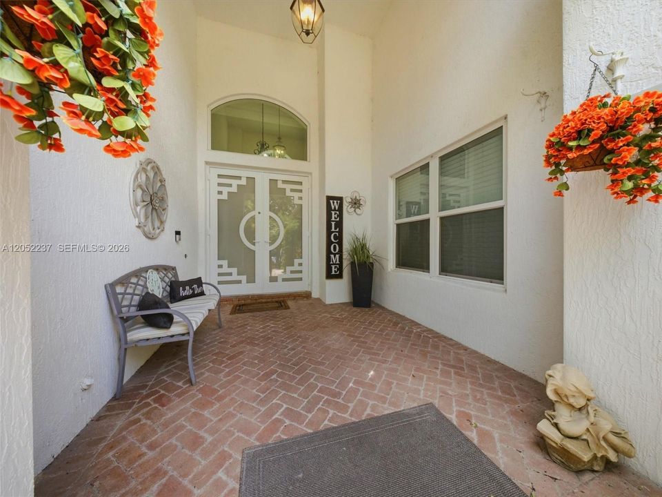 For Sale: $949,900 (5 beds, 3 baths, 2982 Square Feet)