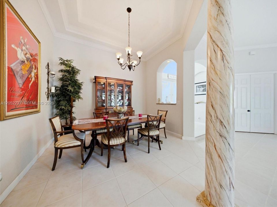 For Sale: $949,900 (5 beds, 3 baths, 2982 Square Feet)