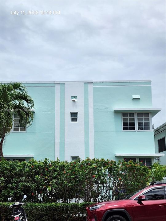 For Rent: $2,300 (1 beds, 1 baths, 825 Square Feet)