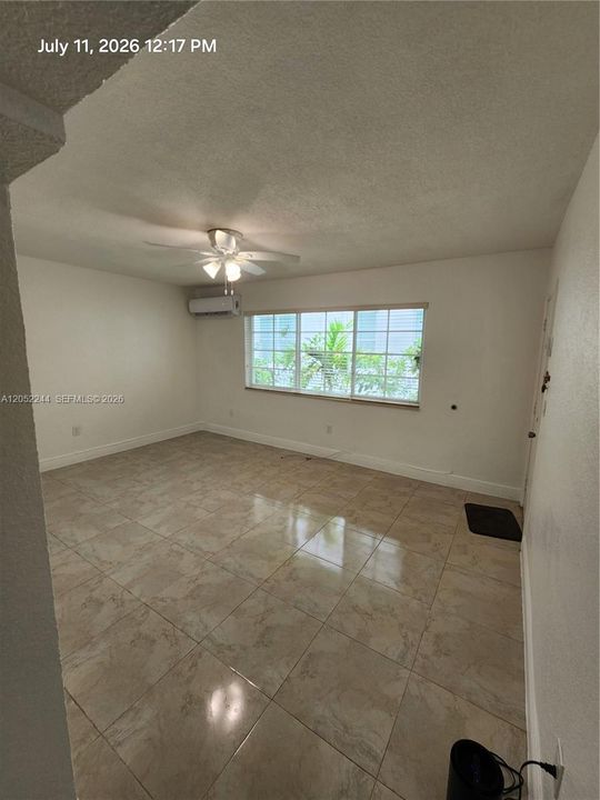 For Rent: $2,300 (1 beds, 1 baths, 825 Square Feet)