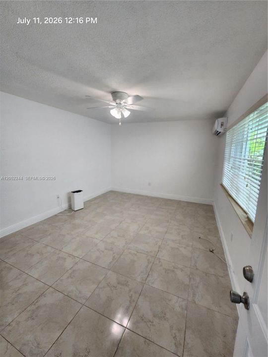 For Rent: $2,300 (1 beds, 1 baths, 825 Square Feet)