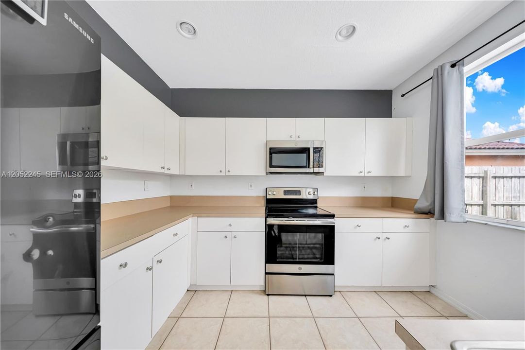 En Venta: $455,000 (3 camas, 2 baños, 1693 Pies cuadrados)