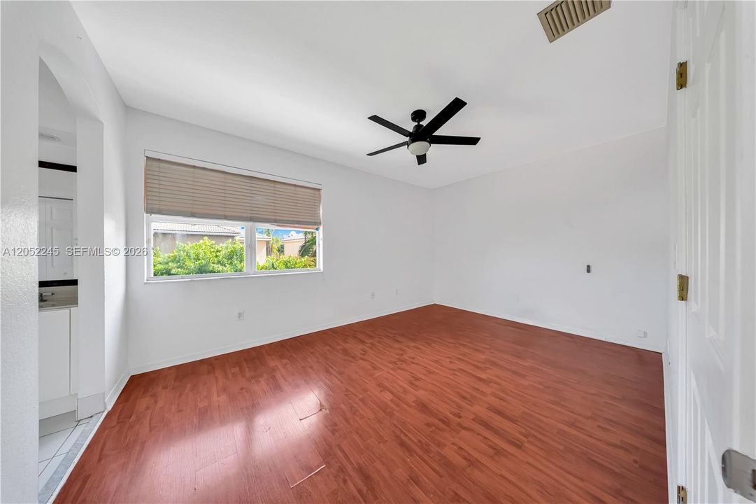 En Venta: $455,000 (3 camas, 2 baños, 1693 Pies cuadrados)