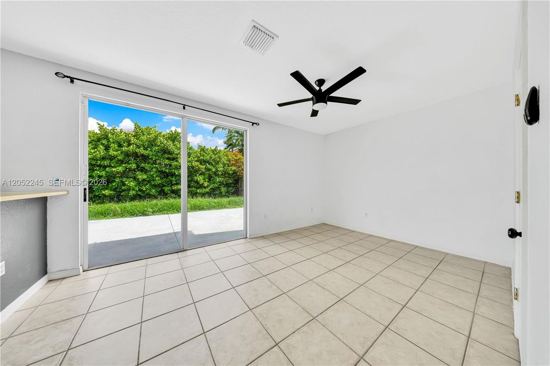 En Venta: $455,000 (3 camas, 2 baños, 1693 Pies cuadrados)