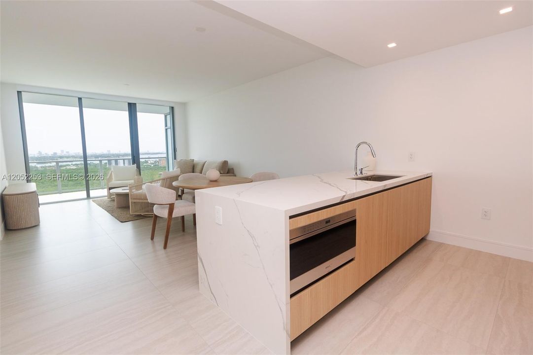 For Rent: $7,800 (1 beds, 2 baths, 1081 Square Feet)