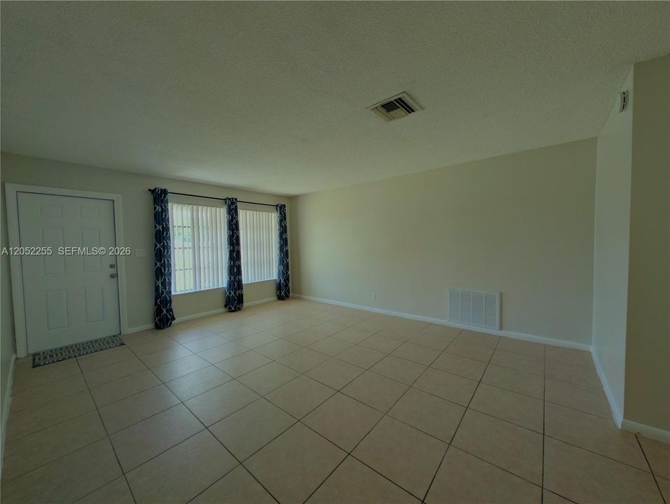 В аренду: $2,800 (2 спален, 2 ванн, 1084 Квадратных фут)
