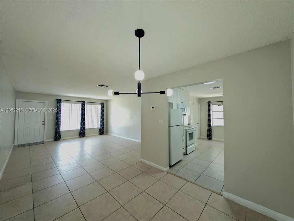 В аренду: $2,800 (2 спален, 2 ванн, 1084 Квадратных фут)