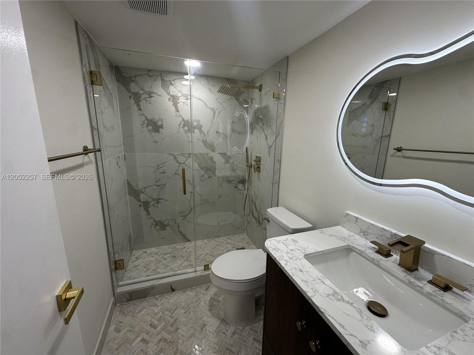 На продажу: $219,500 (2 спален, 1 ванн, 953 Квадратных фут)