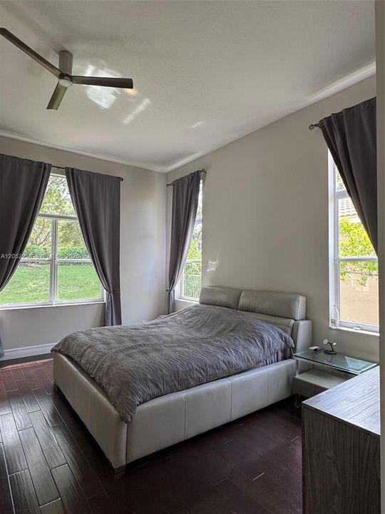 Active With Contract: $6,000 (4 beds, 3 baths, 2830 Square Feet)