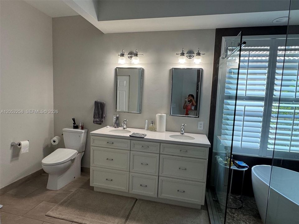 Active With Contract: $6,000 (4 beds, 3 baths, 2830 Square Feet)