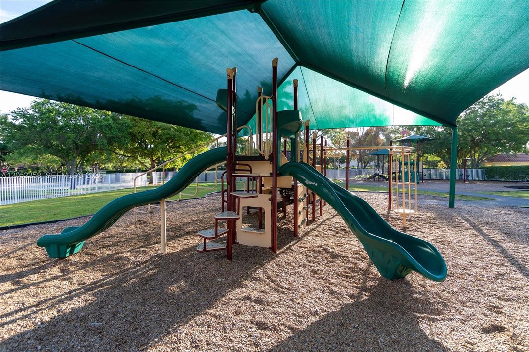 Active With Contract: $6,000 (4 beds, 3 baths, 2830 Square Feet)