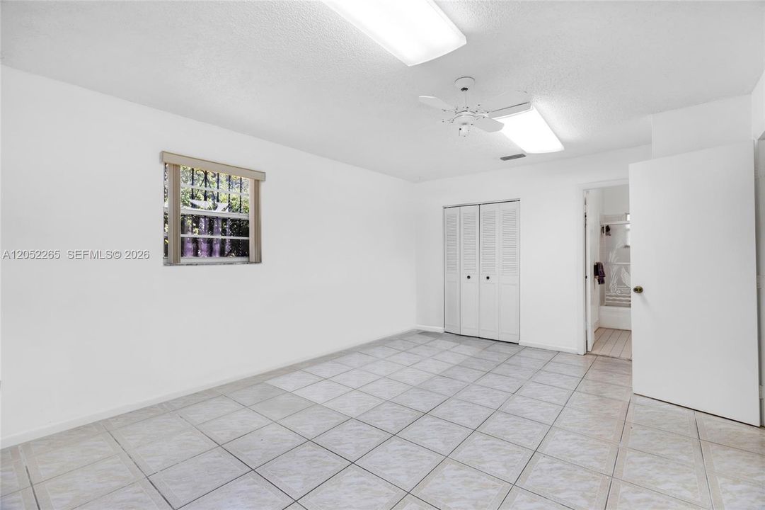 For Rent: $3,350 (3 beds, 2 baths, 1400 Square Feet)